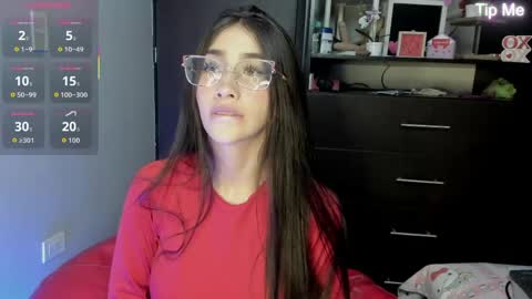 Snapshot of emilytafur chatting on April 2026 12:03:02 AM Emy online show from April 2026 12:03:02 AM