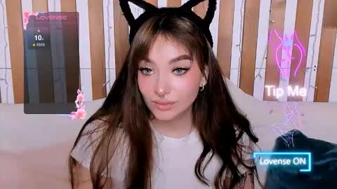 Snapshot of emilytylerr chatting on October 2025 08:03:01 AM Emily online show from October 2025 08:03:01 AM