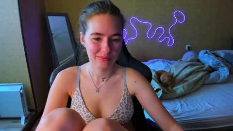 Snapshot of emilyy____ chatting on May 2026 10:09:02 AM Emily online show from May 2026 10:09:02 AM