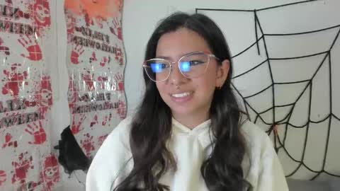 emilyy_cooperr online show from October 2025 12:19:01 PM