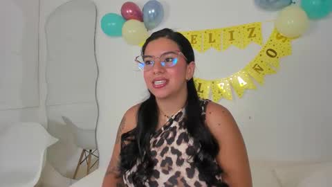 emilyy_cooperr online show from December 2025 12:12:02 PM