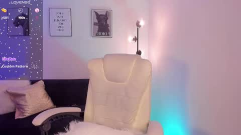 Emily  online show from March 2026 06:12:02 PM