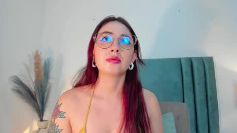 Emilyy Watson online show from February 2025 02:33:01 PM
