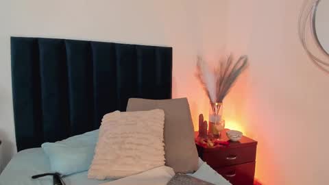 Emilyy Watson online show from February 2025 02:57:01 PM