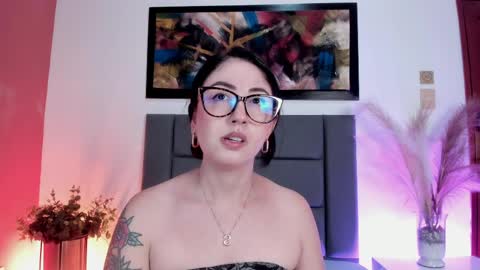 Emilyy Watson online show from April 2026 06:19:01 AM