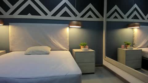 Emily  online show from November 2025 11:20:02 AM