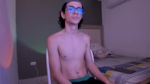 Snapshot of emitremmus_ chatting on November 2025 05:40:02 AM Jordy online show from November 2025 05:40:02 AM