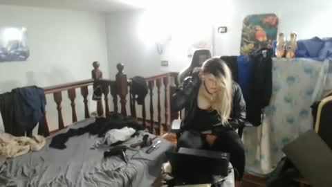 Snapshot of emma671 chatting on January 2025 09:26:01 AM emma online show from January 2025 09:26:01 AM