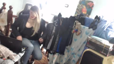 Snapshot of emma671 chatting on March 2025 06:26:02 AM emma online show from March 2025 06:26:02 AM