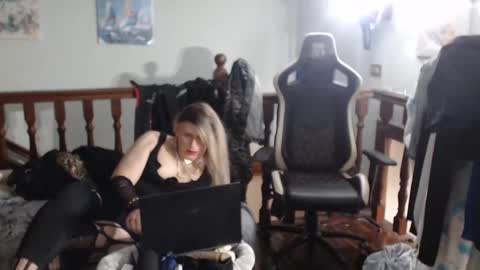 Snapshot of emma671 chatting on March 2025 06:05:01 AM emma online show from March 2025 06:05:01 AM