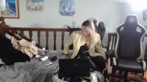 Snapshot of emma671 chatting on March 2025 06:21:01 AM emma online show from March 2025 06:21:01 AM