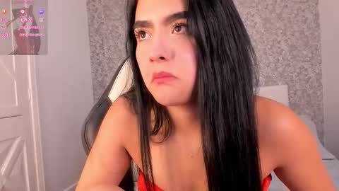 Snapshot of emma_1025 chatting on November 2025 01:01:01 PM emma online show from November 2025 01:01:01 PM