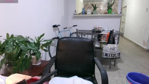 Snapshot of emma______1996 chatting on April 2026 08:34:01 AM emma______1996 online show from April 2026 08:34:01 AM