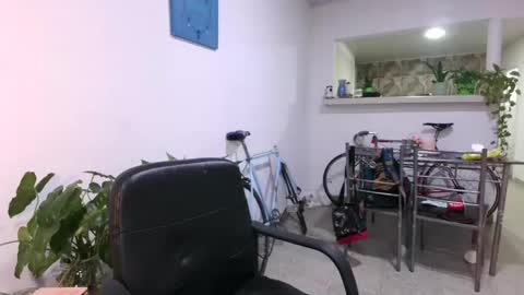 Snapshot of emma______1996 chatting on April 2026 08:28:01 AM emma______1996 online show from April 2026 08:28:01 AM