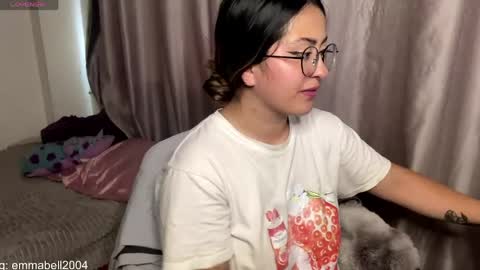 Snapshot of emma__bell_ chatting on May 2026 07:20:01 PM Emma Is here online show from May 2026 07:20:01 PM