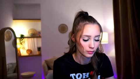 Snapshot of emma__cutiee chatting on January 2025 02:14:01 AM Your Emma online show from January 2025 02:14:01 AM