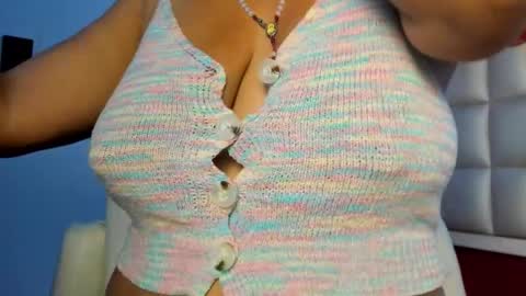 emma__js_ online show from February 2026 01:40:01 PM