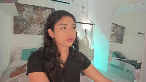 Snapshot of emma_alice_ chatting on March 2025 12:15:02 PM Alice online show from March 2025 12:15:02 PM