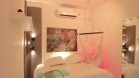 Snapshot of emma_alice_ chatting on November 2025 12:11:01 PM Alice online show from November 2025 12:11:01 PM