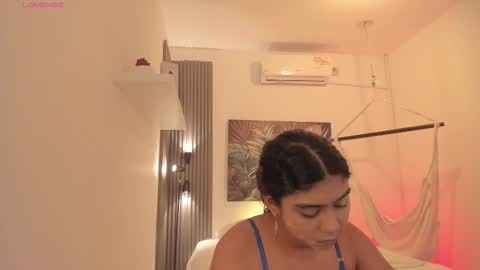 Snapshot of emma_alice_ chatting on November 2025 12:09:02 PM Alice online show from November 2025 12:09:02 PM