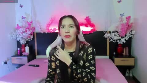 emma_ayala online show from June 2026 07:19:02 PM
