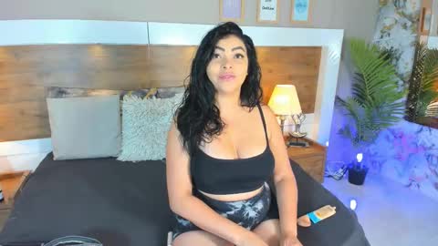 Emma  online show from February 2025 12:00:02 PM