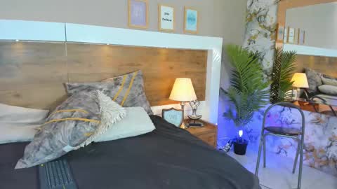 Emma  online show from February 2025 03:03:01 PM