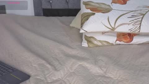 Emma online show from December 2025 04:29:02 AM