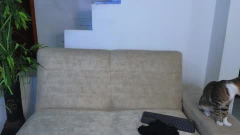 Snapshot of emma_blue_ chatting on March 2026 02:37:02 AM Emma Blue modelo independiente online show from March 2026 02:37:02 AM