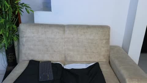 Snapshot of emma_blue_ chatting on April 2026 04:52:01 AM Emma Blue modelo independiente online show from April 2026 04:52:01 AM