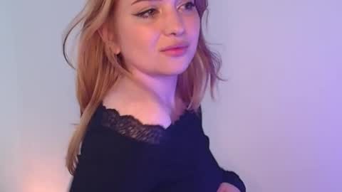 Snapshot of emma_blush69 chatting on June 2026 06:41:01 AM Emma and July online show from June 2026 06:41:01 AM