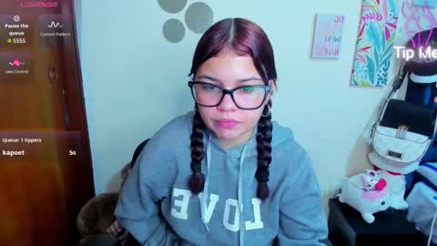 emma_boo_ online show from December 2025 07:33:02 PM