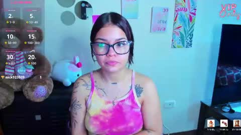 Snapshot of emma_boo_ chatting on June 2026 02:07:01 PM emma_boo_ online show from June 2026 02:07:01 PM