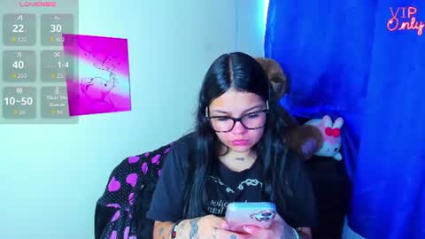 Snapshot of emma_boo_ chatting on July 2026 02:56:01 PM emma_boo_ online show from July 2026 02:56:01 PM