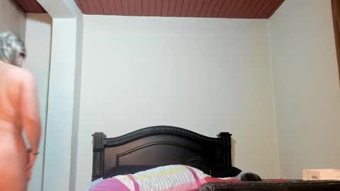 Snapshot of emma_brown777 chatting on February 2025 02:56:01 AM ALBA  online show from February 2025 02:56:01 AM