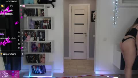 Snapshot of emma_bryan chatting on April 2026 07:06:01 PM Emma online show from April 2026 07:06:01 PM