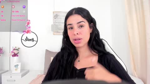 Snapshot of emma_castilloo chatting on December 2024 01:58:02 AM Emma Castillo online show from December 2024 01:58:02 AM