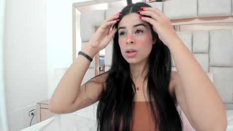 Snapshot of emma_castilloo chatting on December 2024 04:19:02 PM Emma Castillo online show from December 2024 04:19:02 PM