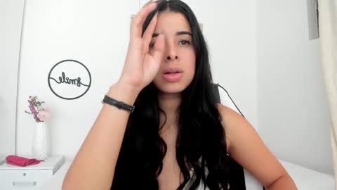 Snapshot of emma_castilloo chatting on February 2025 01:34:01 AM Emma Castillo online show from February 2025 01:34:01 AM