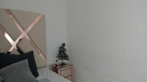 Emma Castillo online show from December 2025 10:47:01 PM