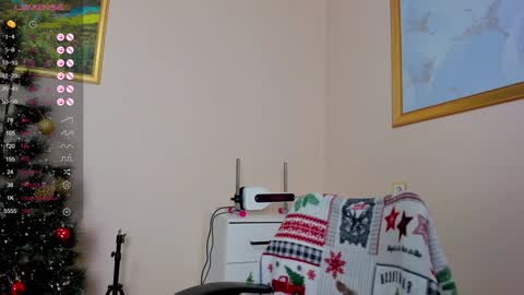 Snapshot of emma_clon chatting on December 2024 02:09:01 AM Emma online show from December 2024 02:09:01 AM