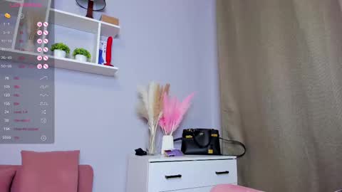 Snapshot of emma_clon chatting on February 2025 05:09:01 AM Emma online show from February 2025 05:09:01 AM