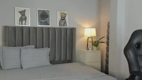 Emma online show from November 2025 09:48:01 PM