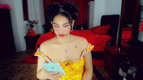 Snapshot of emma_diva chatting on April 2026 05:21:01 PM emma online show from April 2026 05:21:01 PM
