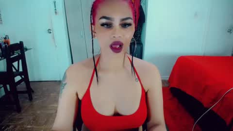 Snapshot of emma_diva chatting on May 2026 07:23:02 PM emma online show from May 2026 07:23:02 PM