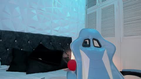 emma_dl2 online show from February 2025 08:09:02 PM