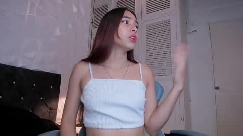 emma_dl2 online show from March 2025 05:16:02 PM