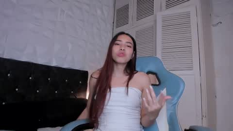 emma_dl2 online show from March 2025 08:31:02 PM