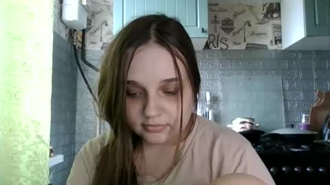 Snapshot of emma_emmochka chatting on April 2026 01:42:02 PM emma_emmochka online show from April 2026 01:42:02 PM