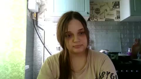 Snapshot of emma_emmochka chatting on April 2026 06:11:01 AM emma_emmochka online show from April 2026 06:11:01 AM